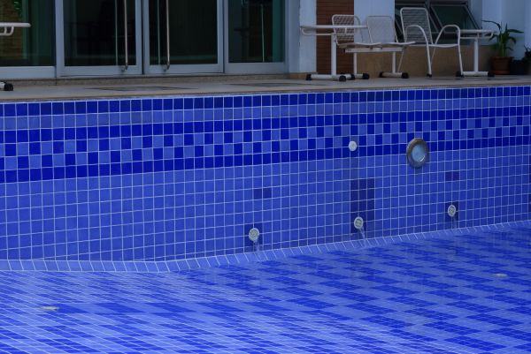 Pool Tile Repair